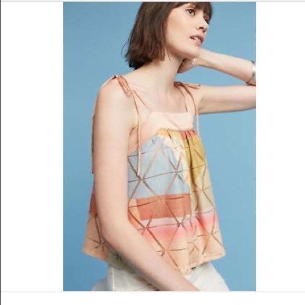 Akemi + Kin Top
